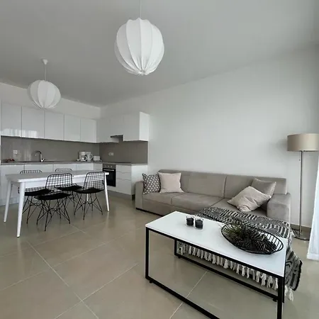 Stunning Apartment By The Sea Kyrenia  Exterior photo