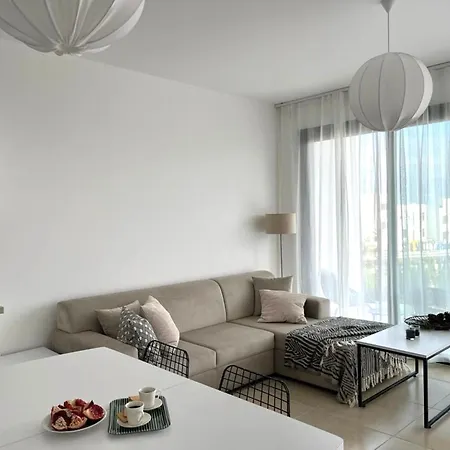 Stunning Apartment By The Sea Kyrenia  Exterior photo