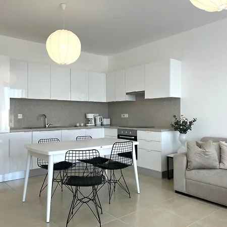 Stunning Apartment By The Sea Kyrenia  Exterior photo