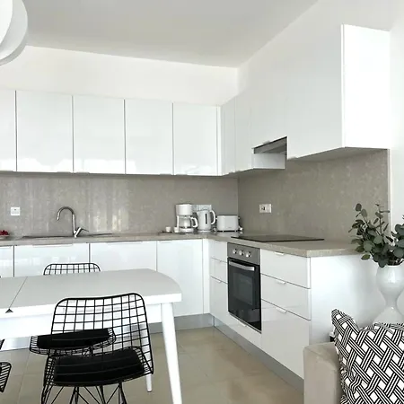 Stunning Apartment By The Sea Kyrenia  Exterior photo